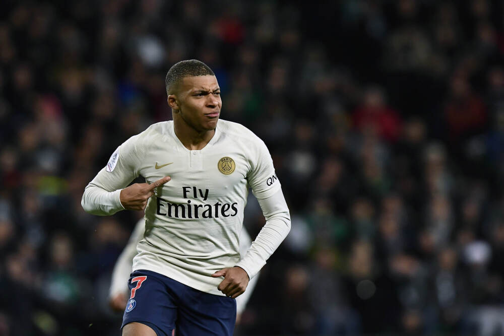 半年狂跌2500万欧！28岁卢克曼身价直线下滑，赛季目前16场3球